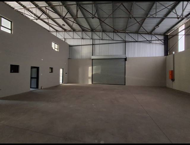 350M² WAREHOUSE TO LET IN CLEVELAND